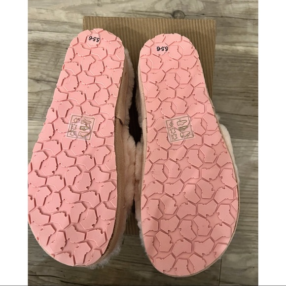Dream Pairs Fluffy Pink Slippers - Picture 3 of 4